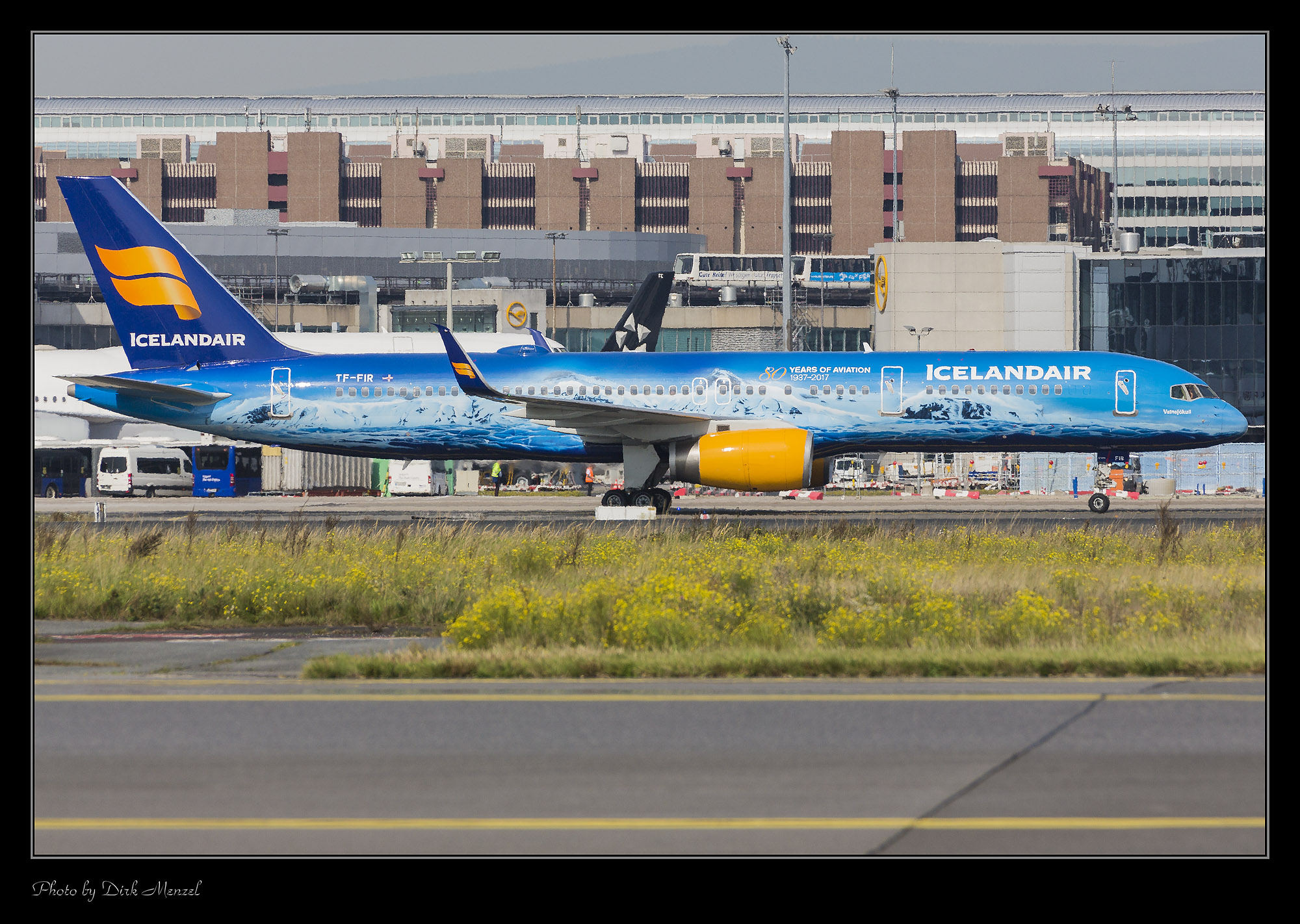 Boeing 757-200; TF-FIR