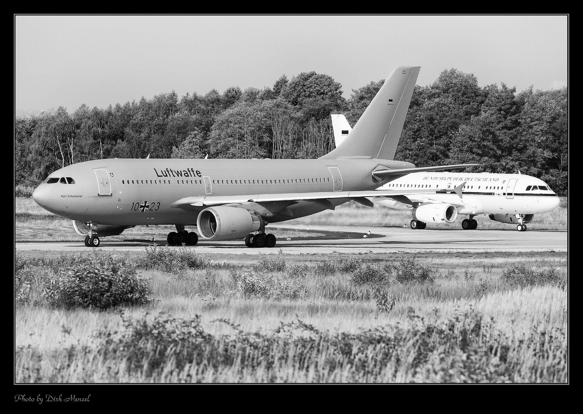 Airbus A310-300 & Airbus A319-100